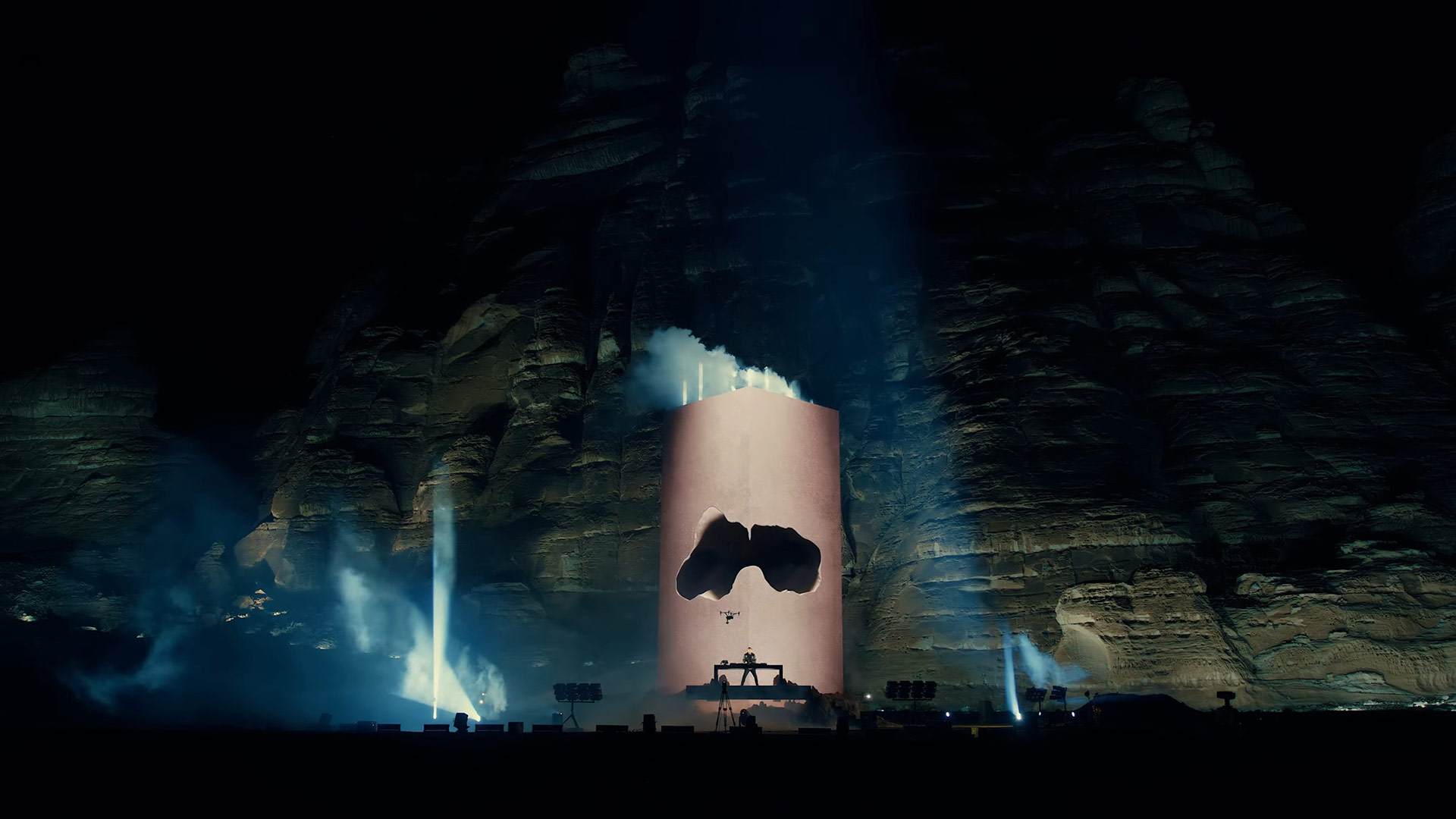 Andrea_Philippon_David_guetta_Monolith