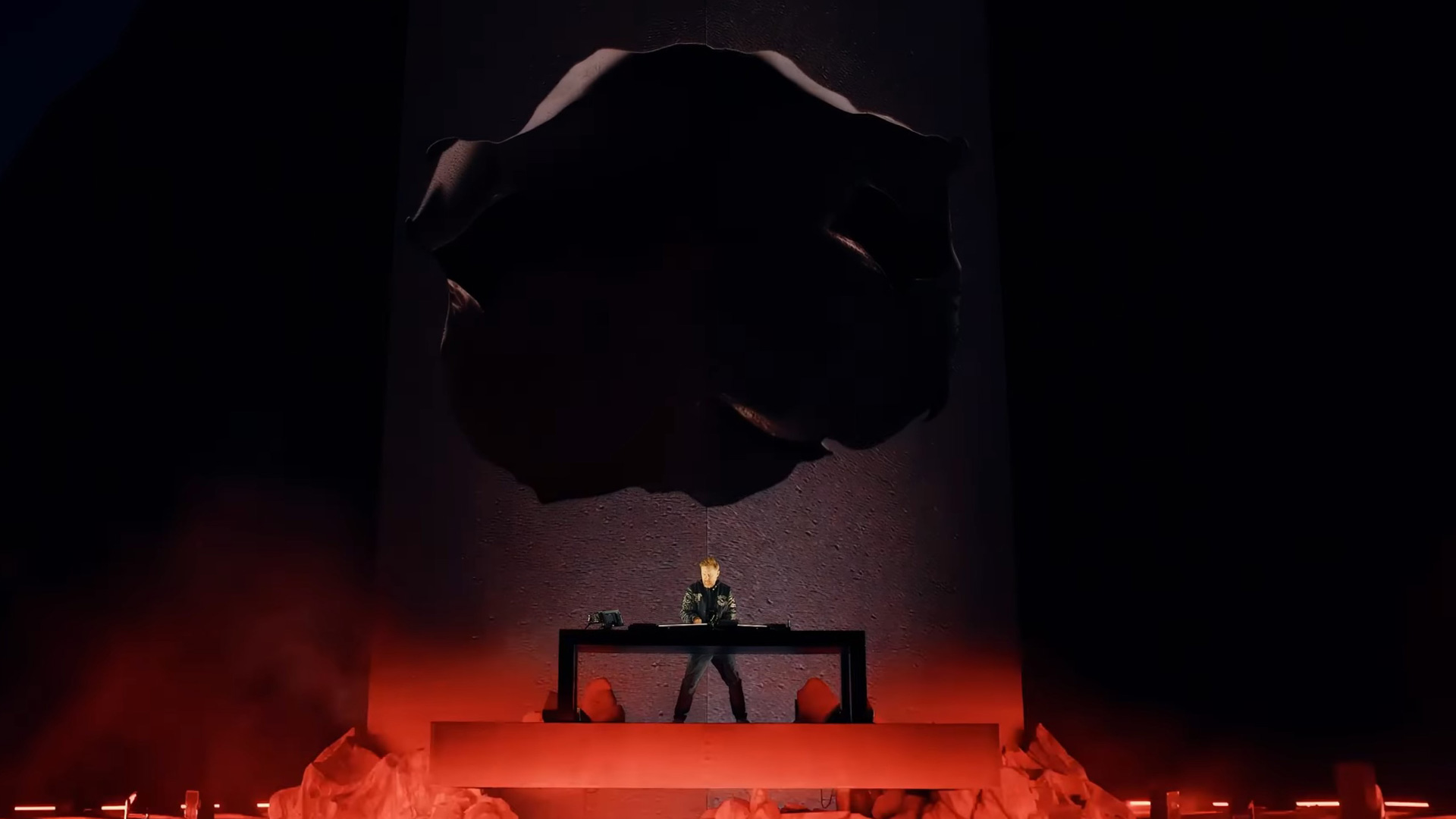 Andrea_Philippon_David_guetta_Monolith